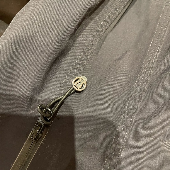 Lululemon Right As Rain Jacket nwot - Picture 3 of 6